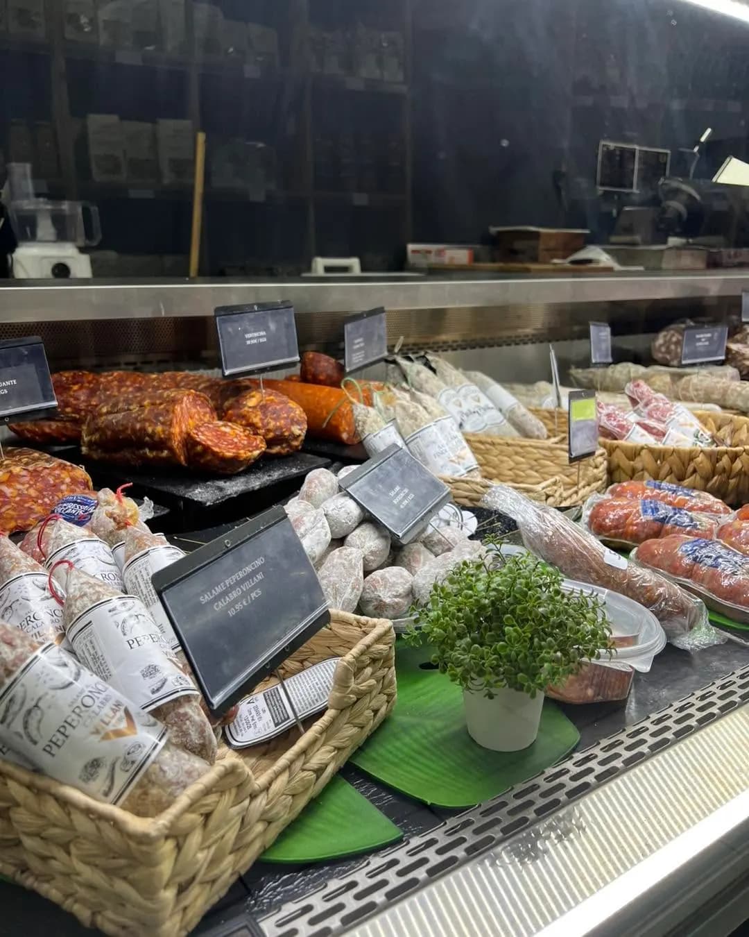 Le comptoir charcuterie et fromages de la boutique
