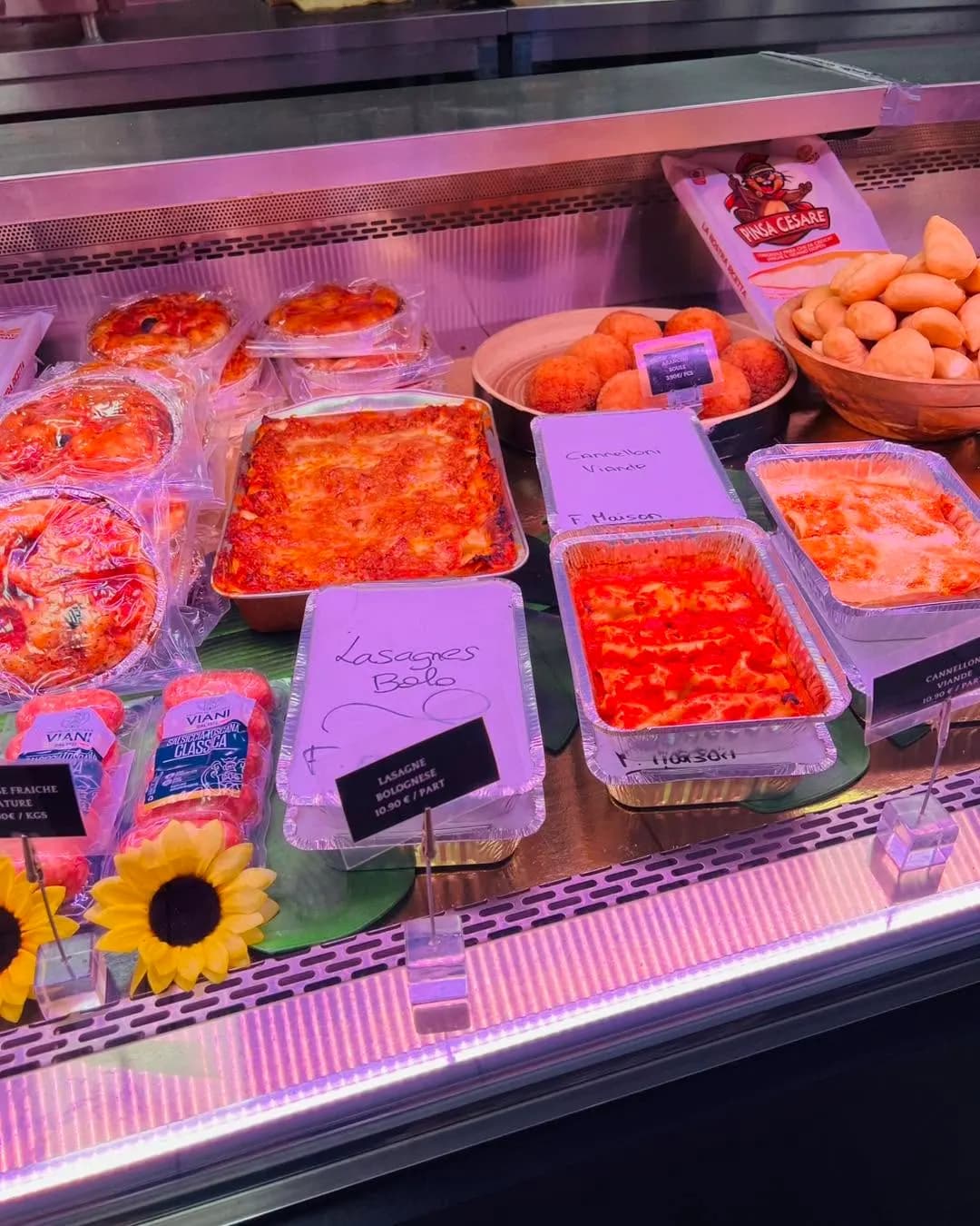 Vitrine traiteur : lasagnes et plats du jour
